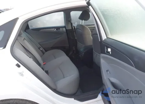 2013 Hyundai Sonata Hybrid z USA, uszkodzony, nr VIN KMHEC4A43DA074532